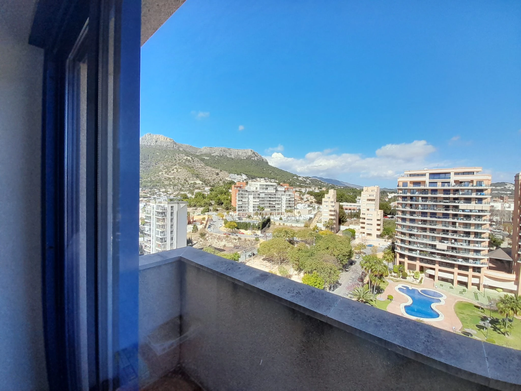 Espectacular ático en Calpe con vistas al mar y piscina