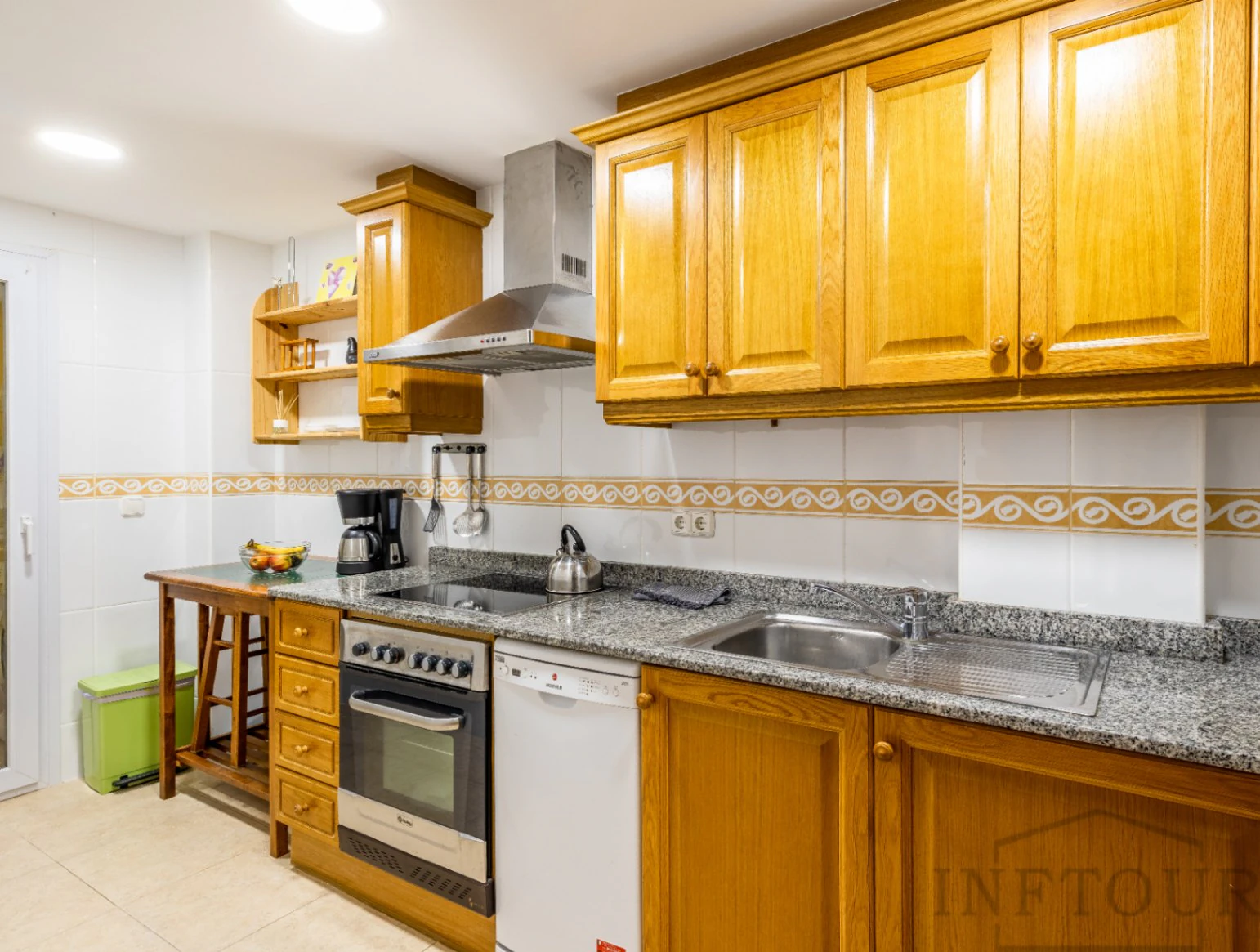 Alquiler temporal apartamento de 2 dormitorios con piscina y parking en Manzanera, Calpe