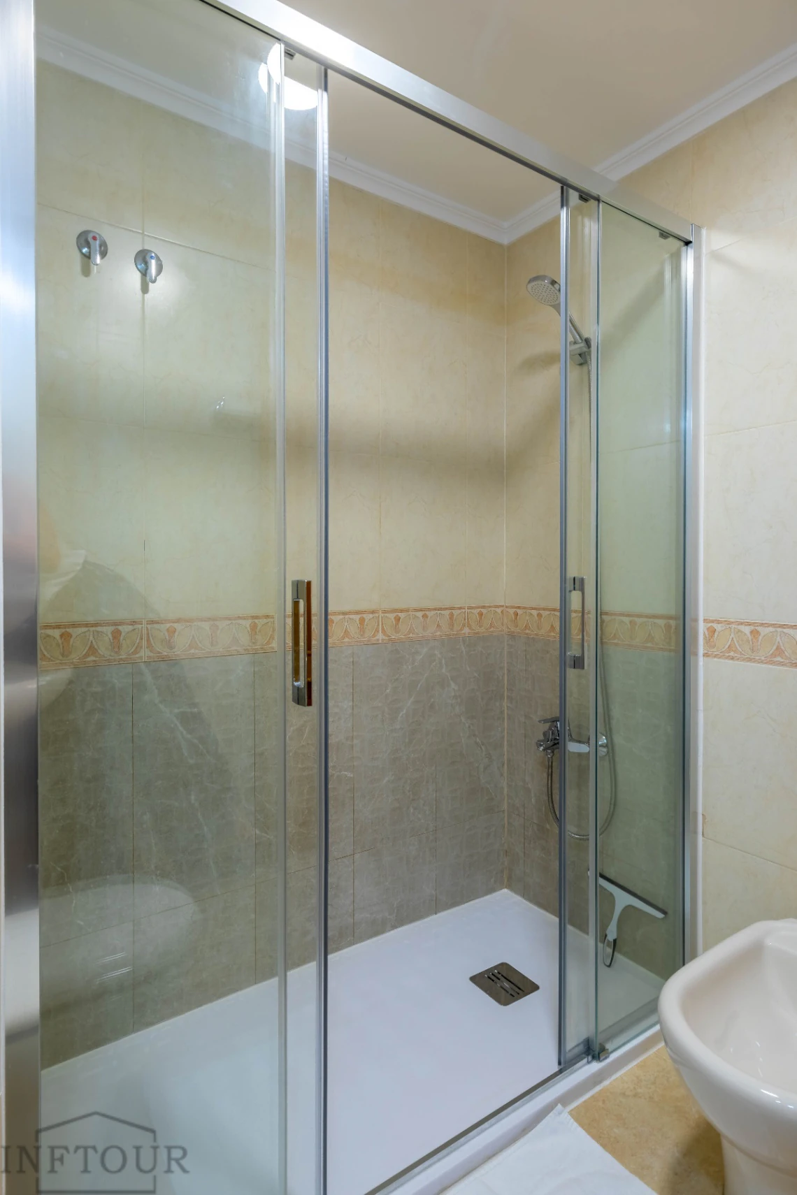Alquiler temporal apartamento de 2 dormitorios con piscina y parking en Manzanera, Calpe