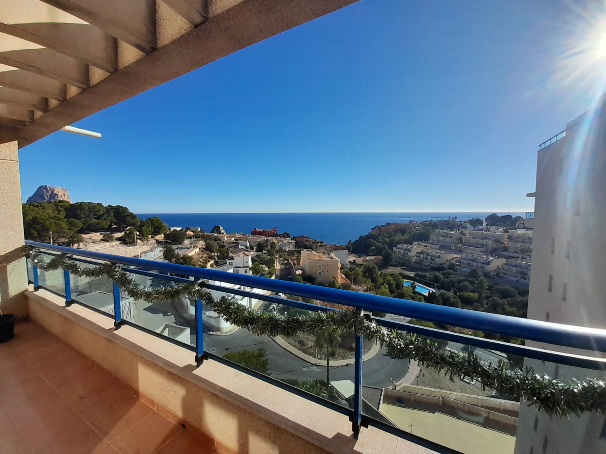 Espectacular ático en Calpe con vistas al mar y piscina