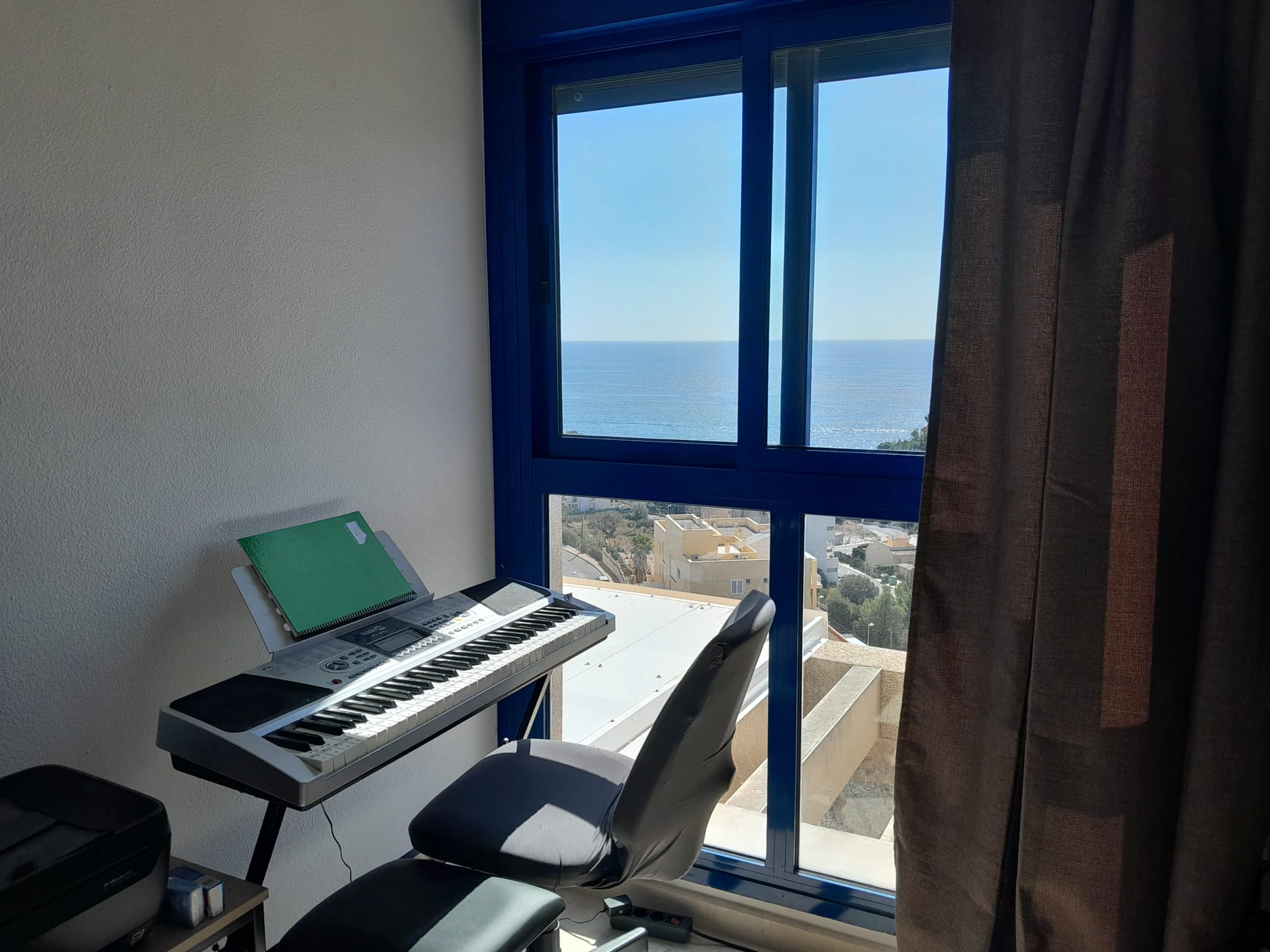 Espectacular ático en Calpe con vistas al mar y piscina