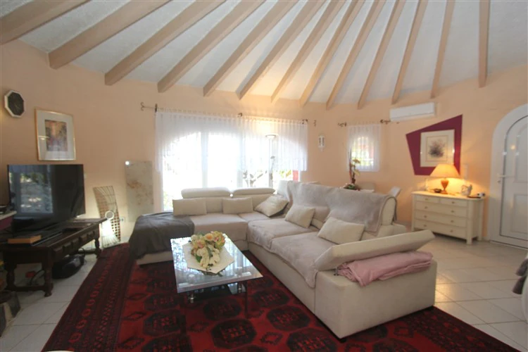 Bonita villa a la venta en Maryvilla
