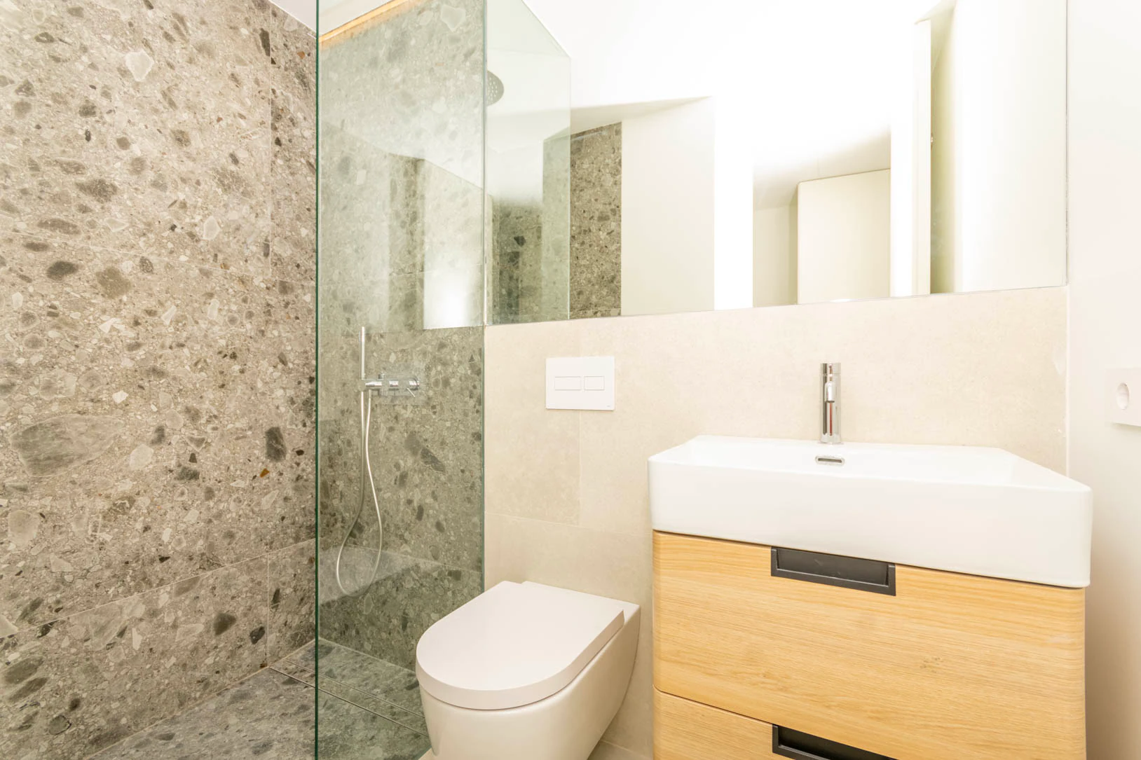 APARTAMENTOS DE LUJO EN PRIMERA LÍNEA
