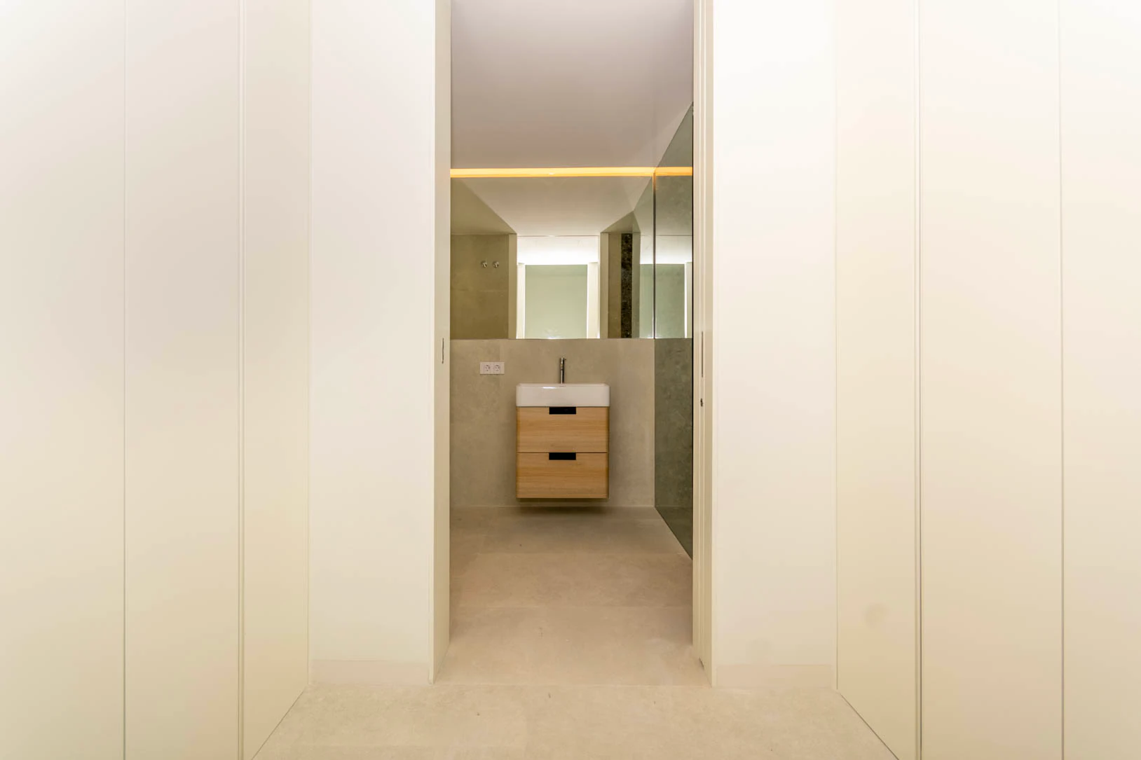 APARTAMENTOS DE LUJO EN PRIMERA LÍNEA