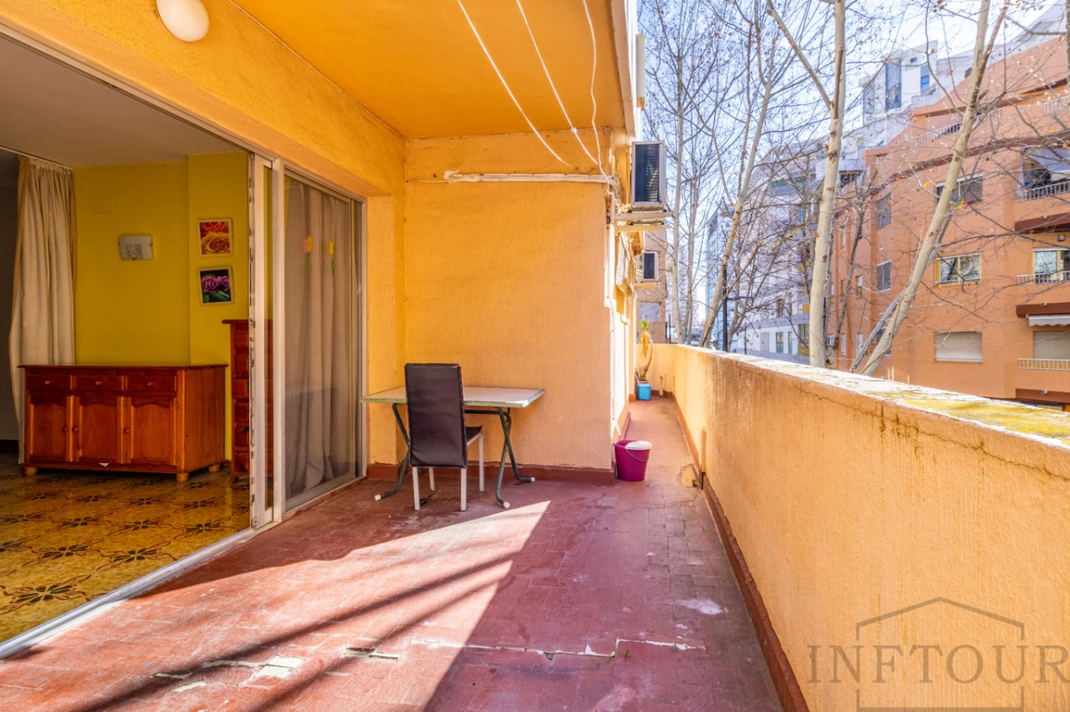 1332 - Espacioso apartamento de 3 dormitorios en el centro de Calpe
