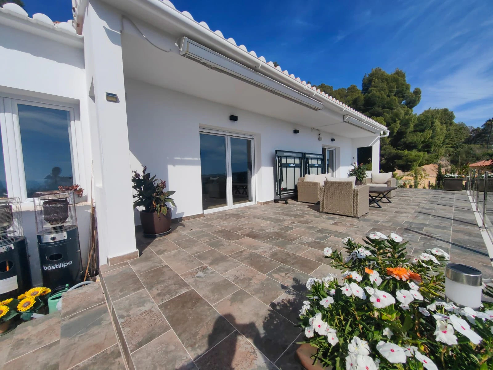 Villa de altas calidades con vistas panorámicas al mar
