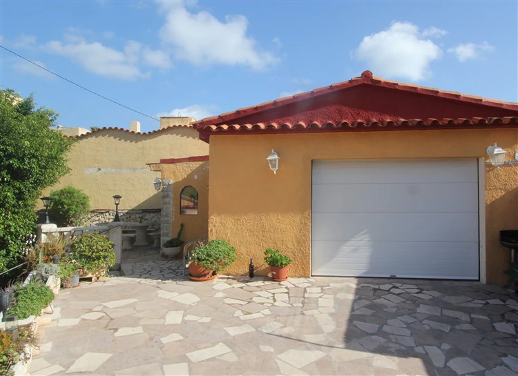 Bonita villa a la venta en Maryvilla