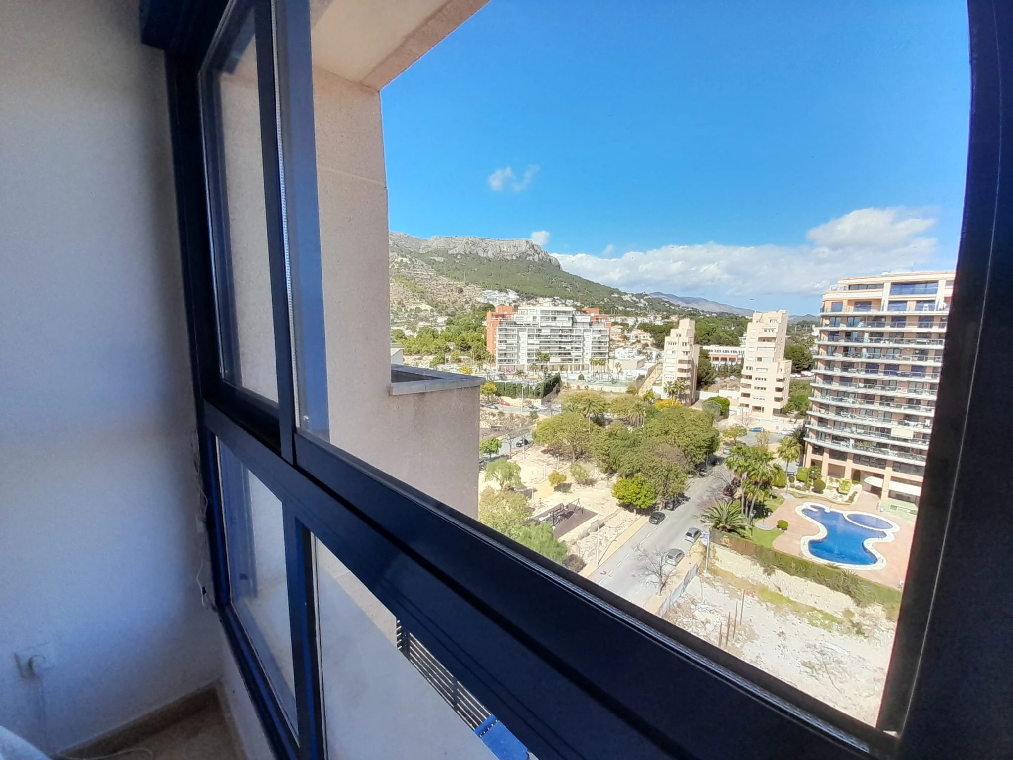 Espectacular ático en Calpe con vistas al mar y piscina
