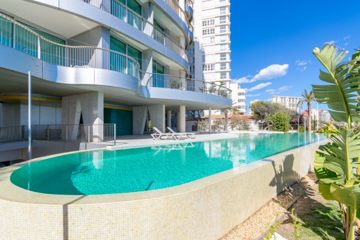 Exclusividad y lujo en primera línea de mar – Últimas unidades disponibles
