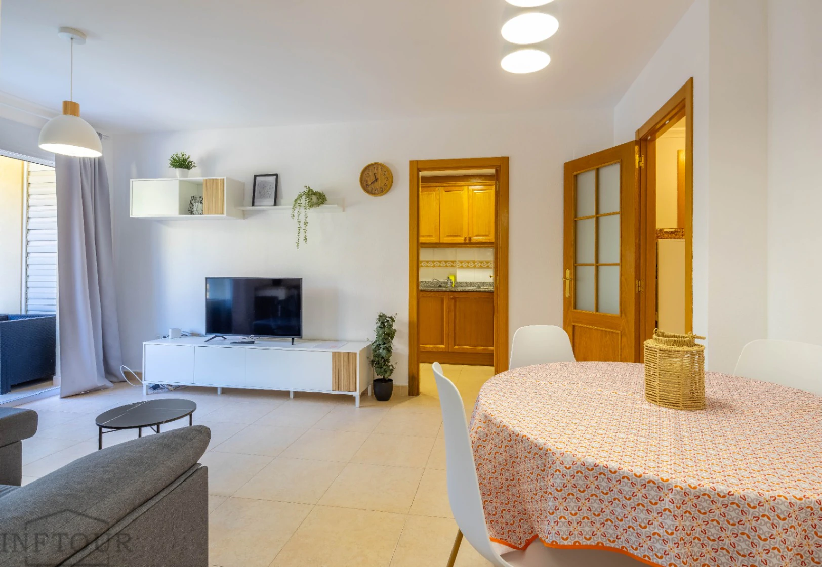 Alquiler temporal apartamento de 2 dormitorios con piscina y parking en Manzanera, Calpe