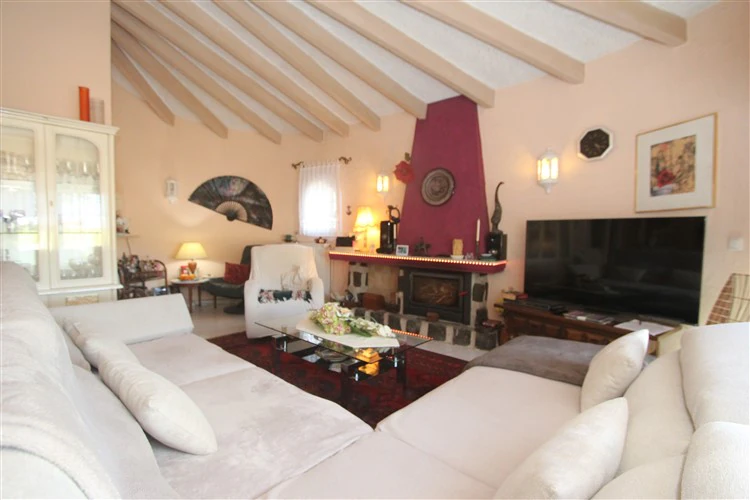 Bonita villa a la venta en Maryvilla