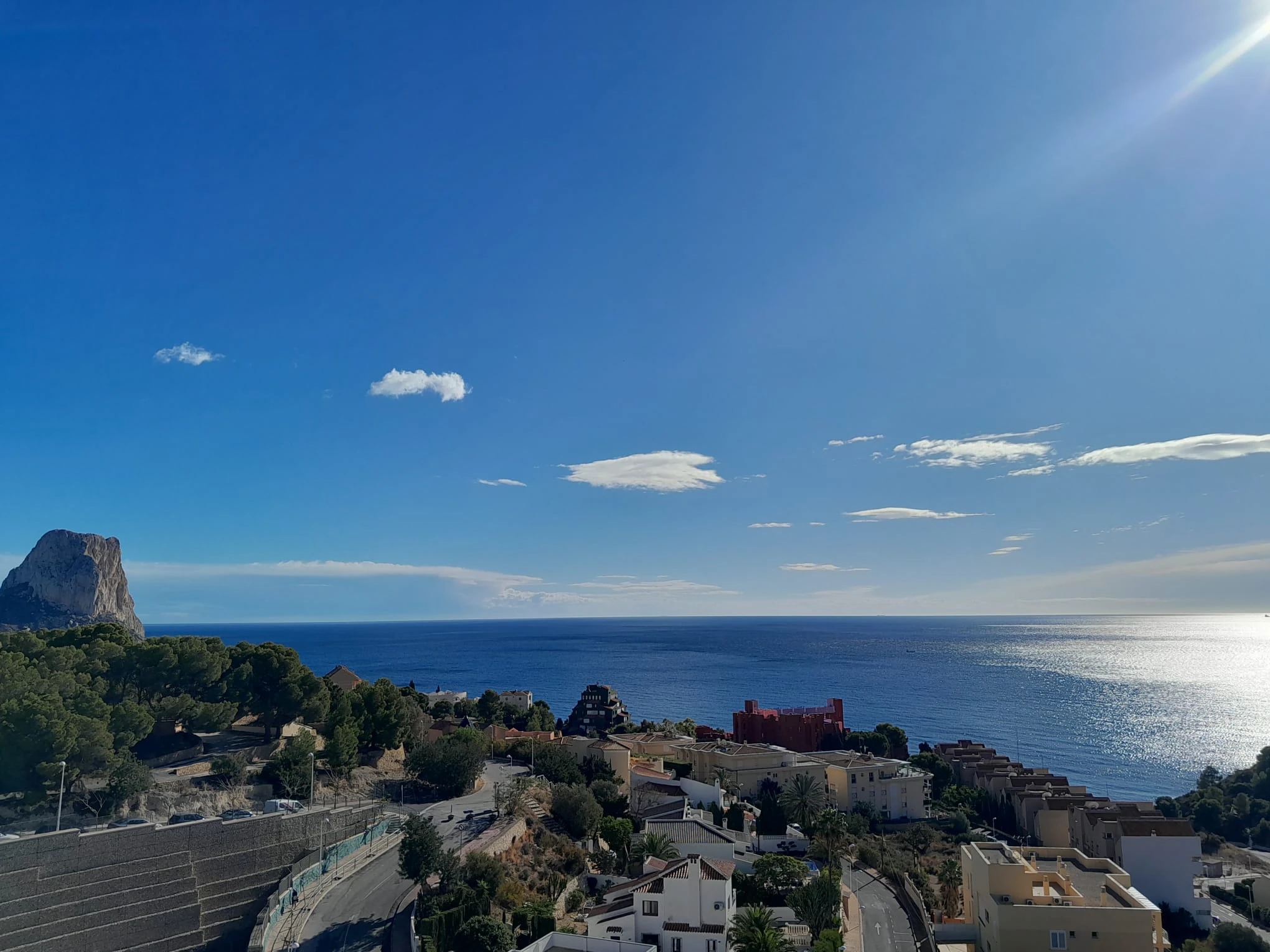 Espectacular ático en Calpe con vistas al mar y piscina