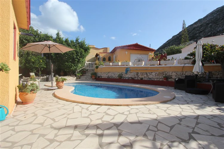 Bonita villa a la venta en Maryvilla