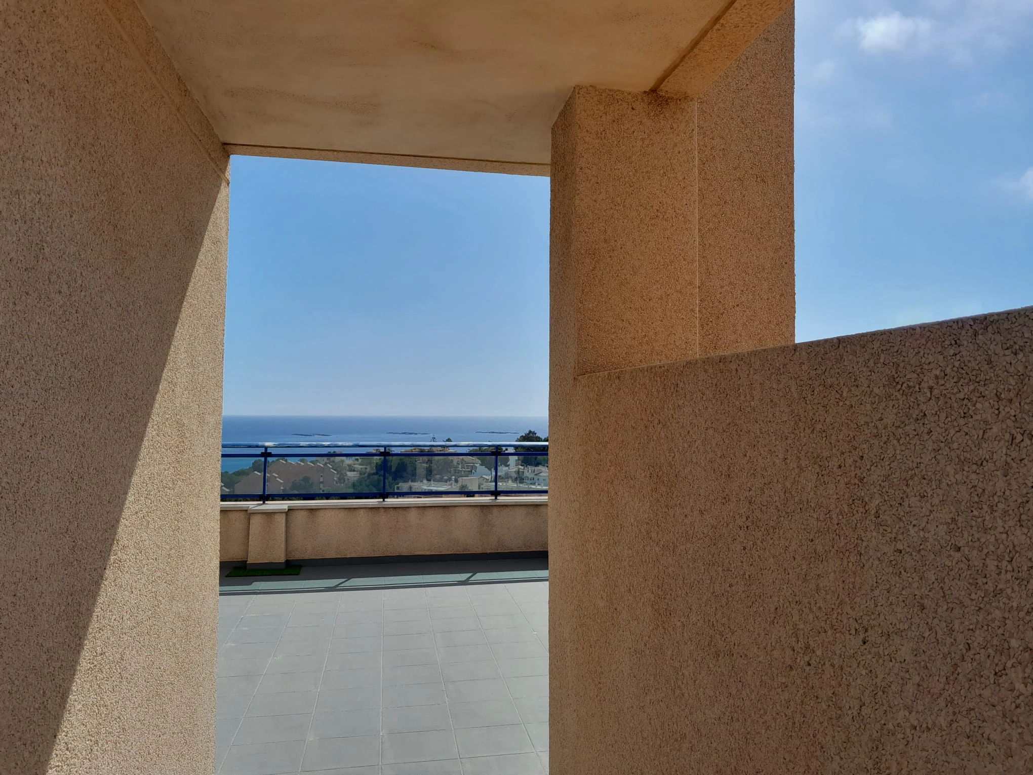 Espectacular ático en Calpe con vistas al mar y piscina