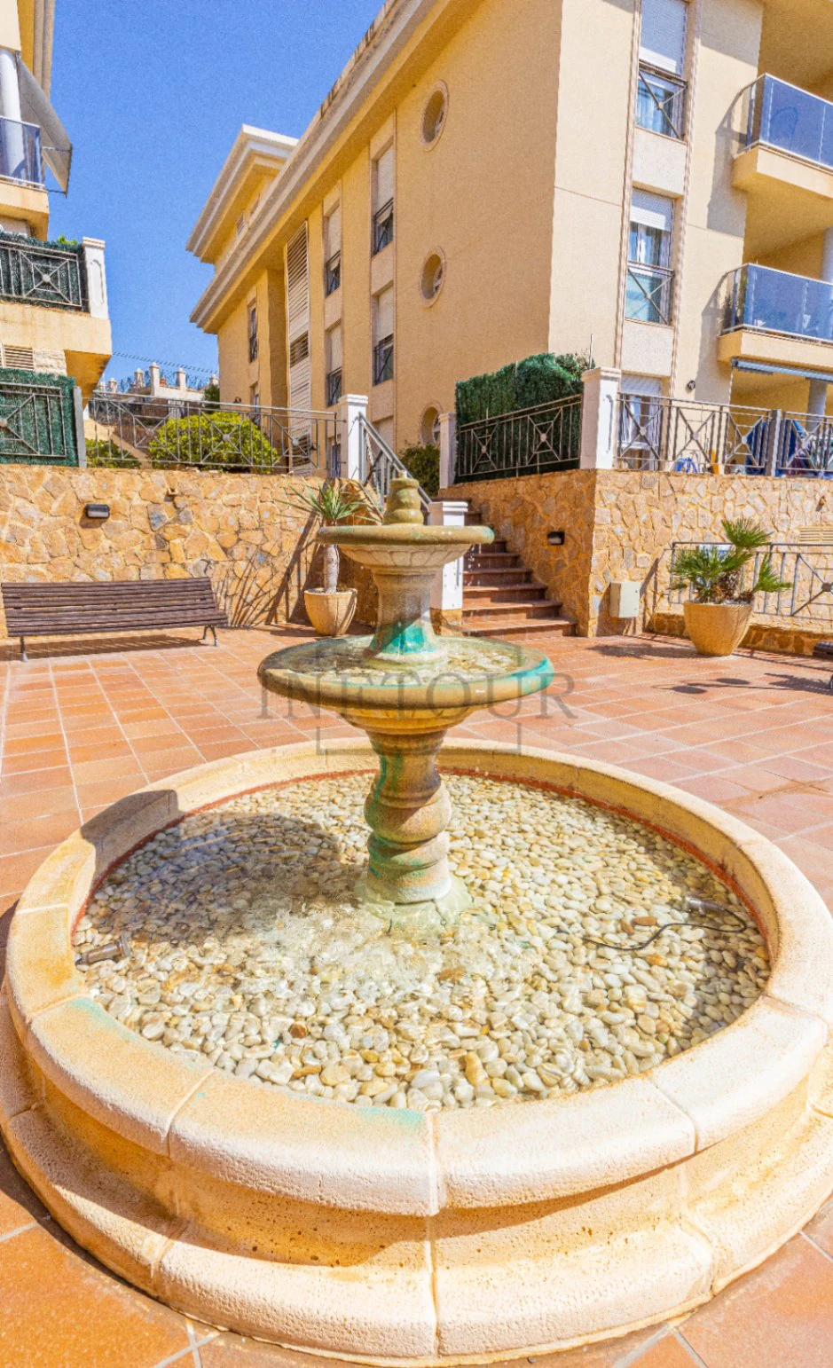 Alquiler temporal apartamento de 2 dormitorios con piscina y parking en Manzanera, Calpe
