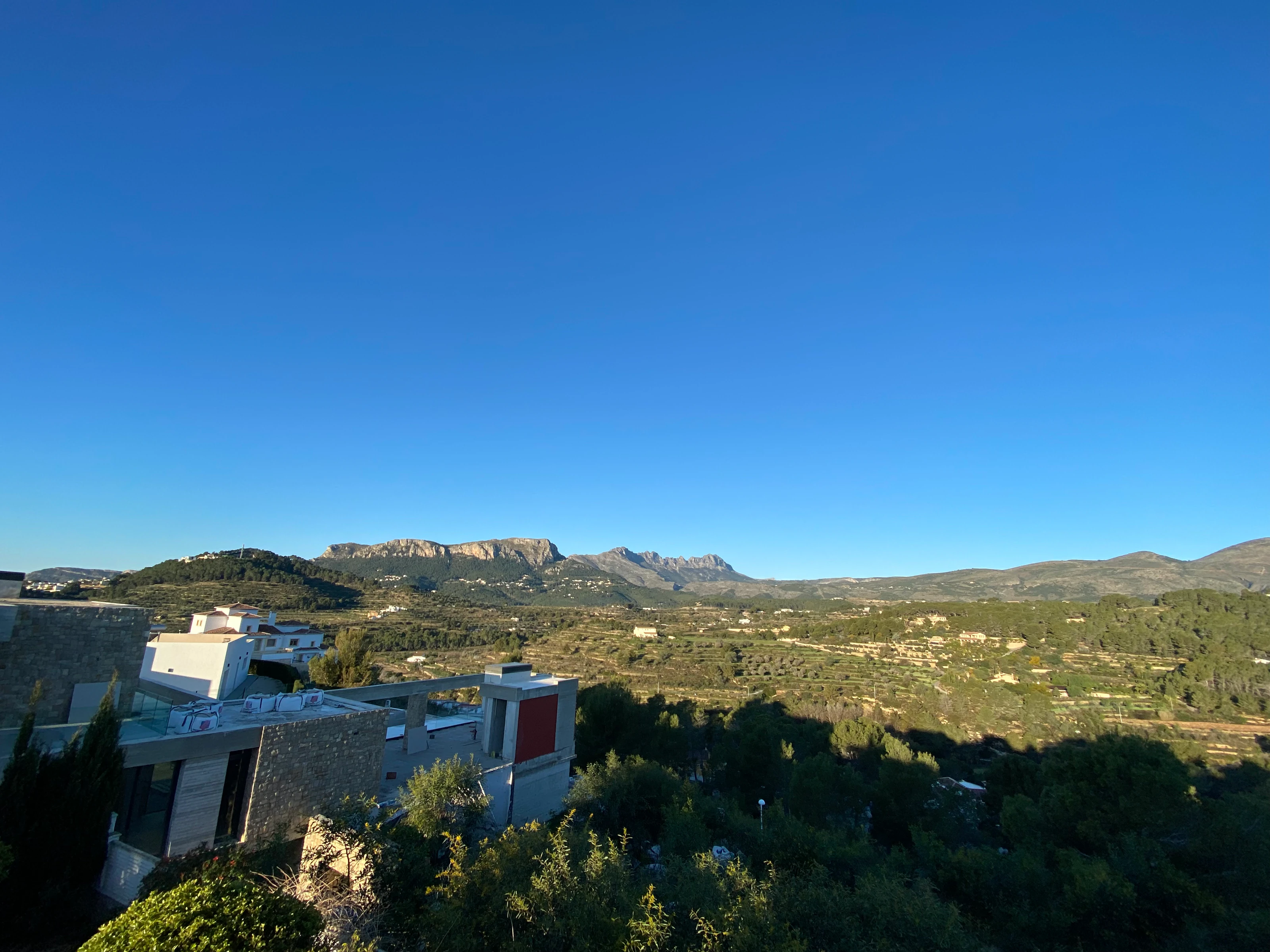 P111 - Preciosa parcela con impresionantes vistas a la montaña de Oltá