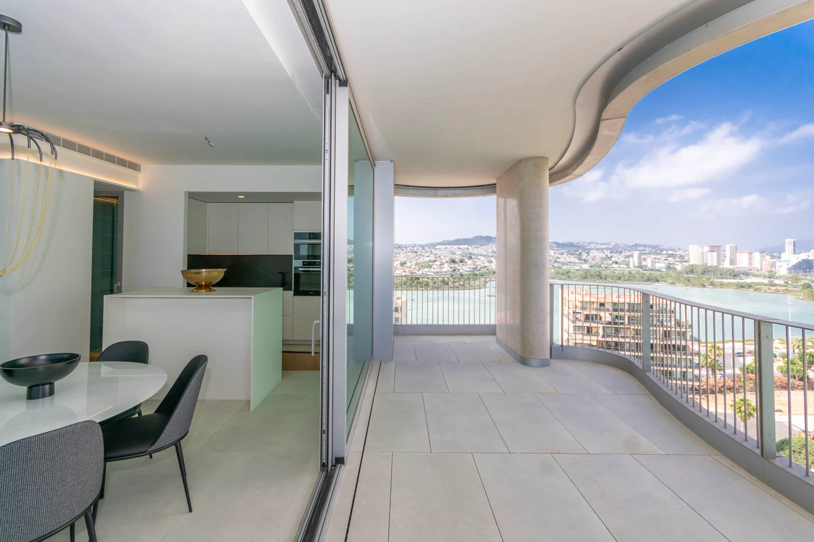 LUXURY FRONTLINE APARTMENTS