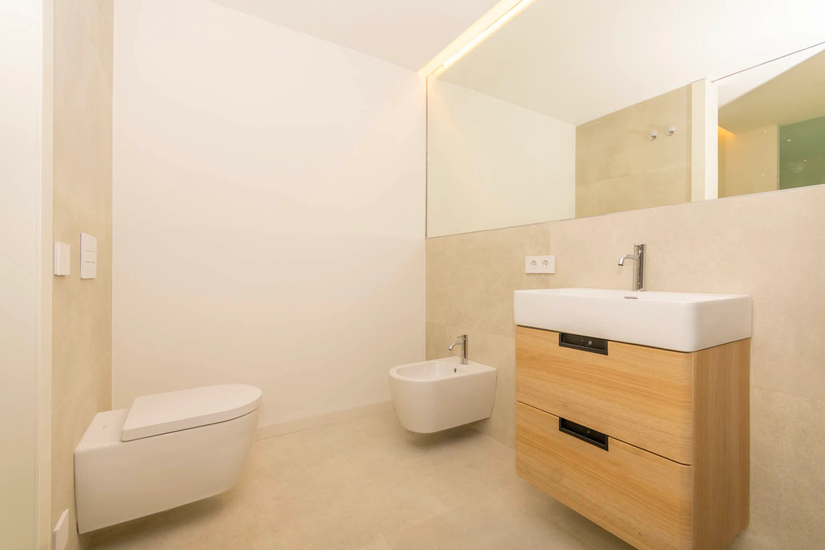 LUXURY FRONTLINE APARTMENTS