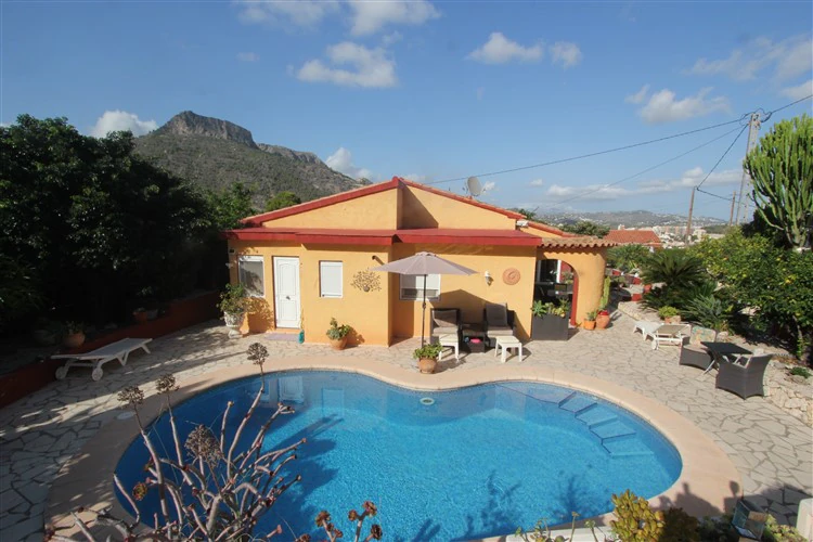 1408 - Bonita villa a la venta en Maryvilla
