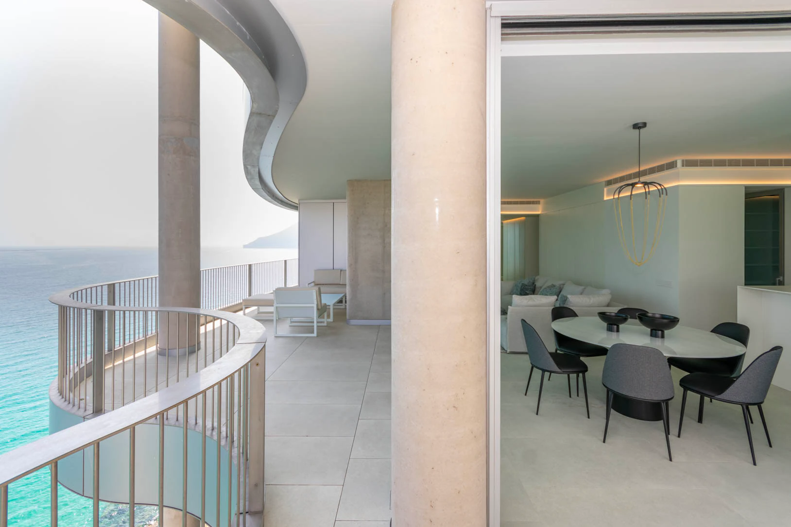 LUXURY FRONTLINE APARTMENTS