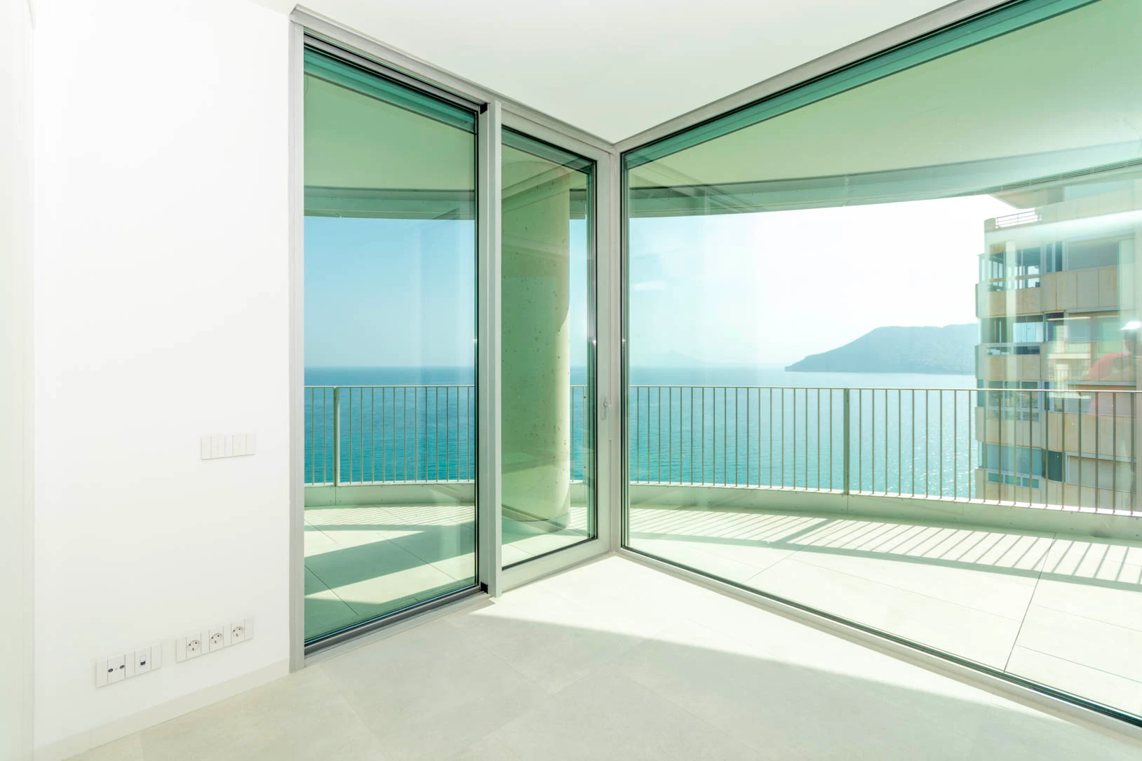 LUXURY FRONTLINE APARTMENTS