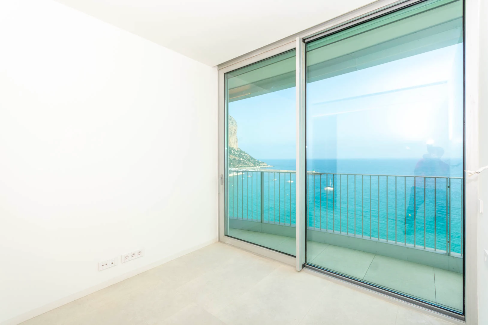 LUXURY FRONTLINE APARTMENTS