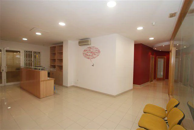 Spacious premises for sale in Calpe - Centro