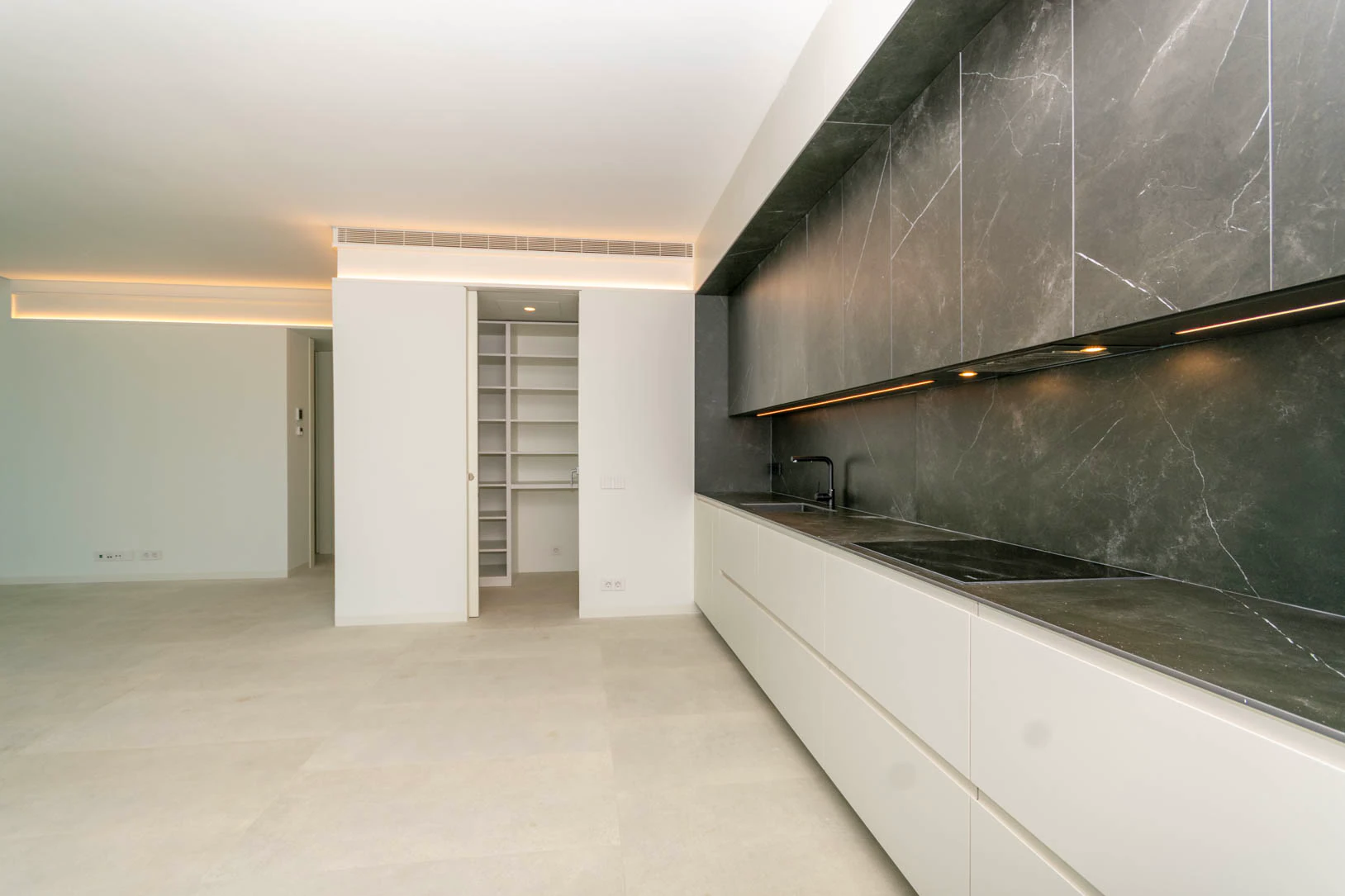 LUXURY FRONTLINE APARTMENTS