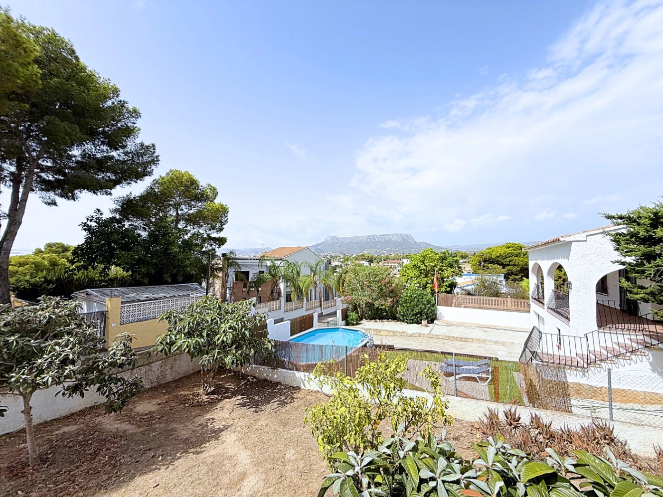 Encantadora Villa en Calpe con Vistas Panorámicas en Zona Residencial Exclusiva