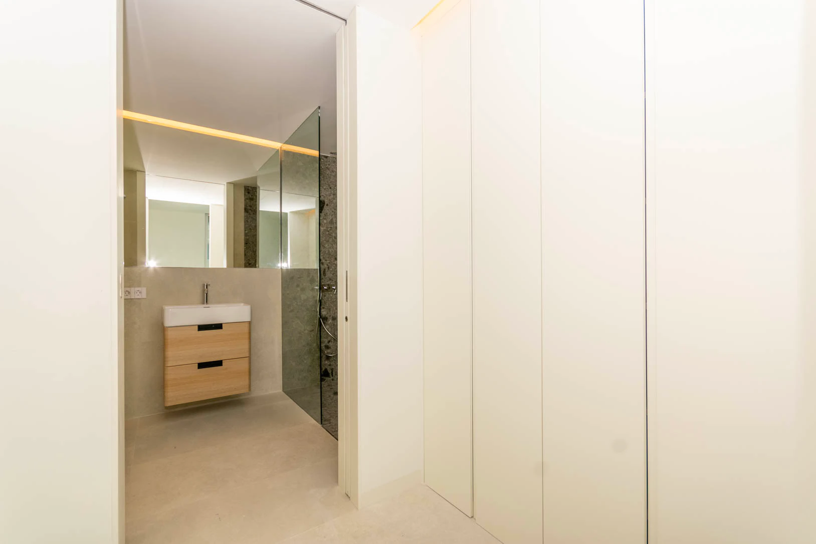 LUXURY FRONTLINE APARTMENTS