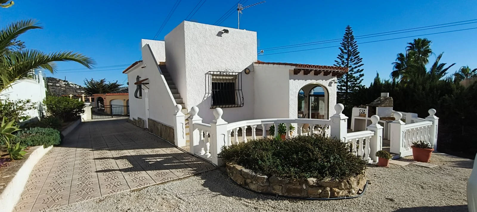 C414 - Chalet con vistas al mar en una zona tranquila