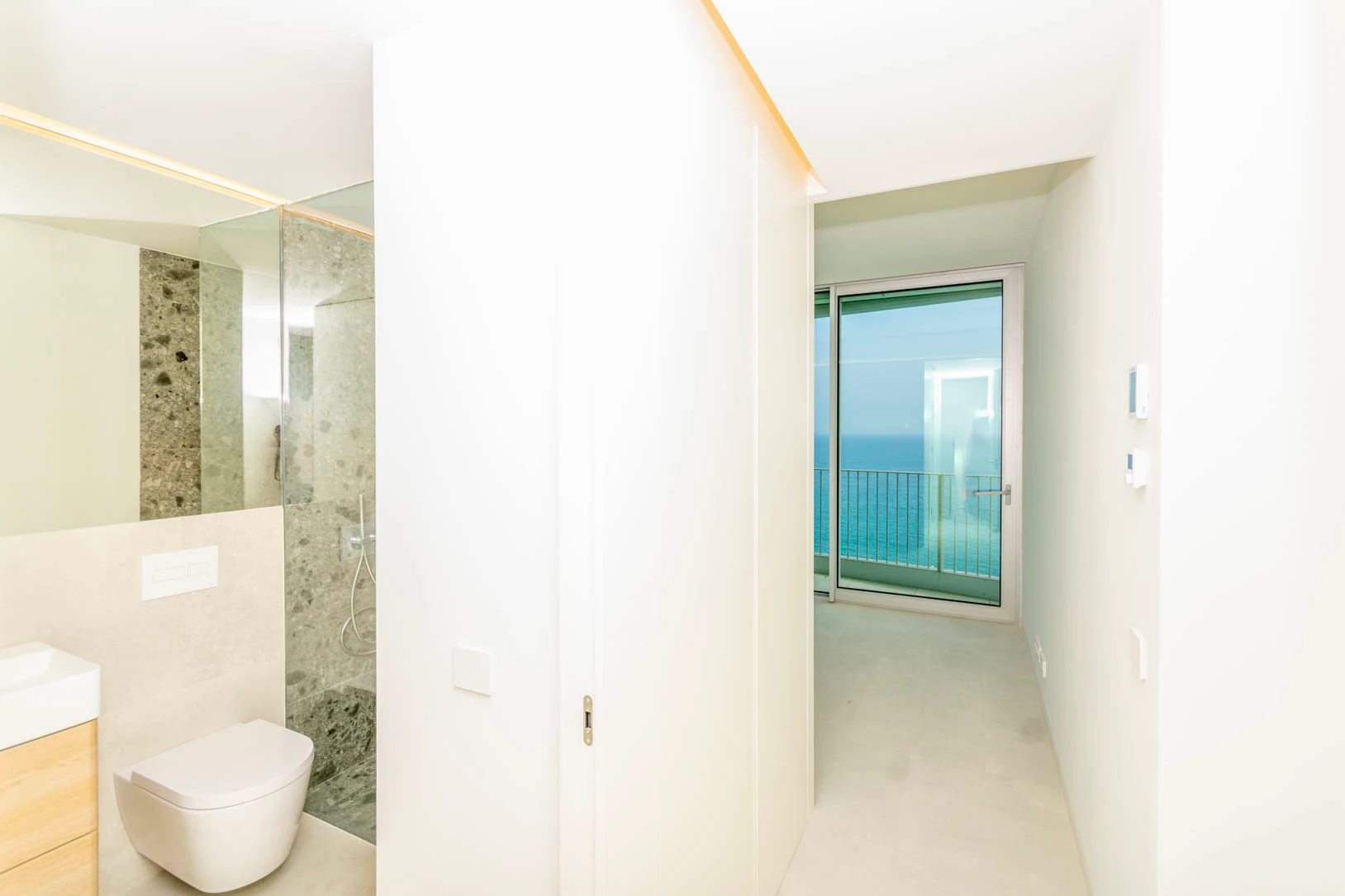 LUXURY FRONTLINE APARTMENTS