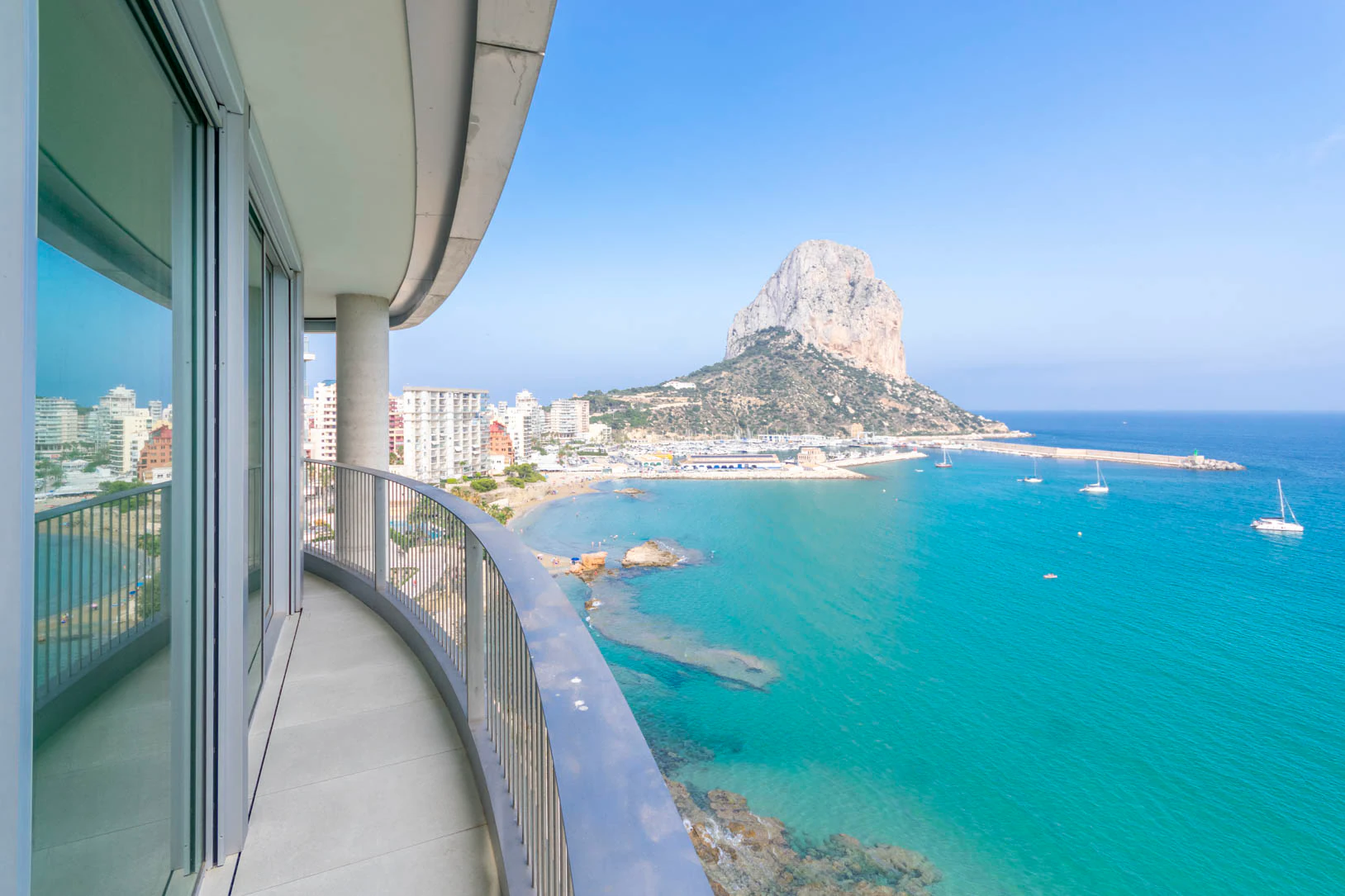 LUXURY FRONTLINE APARTMENTS