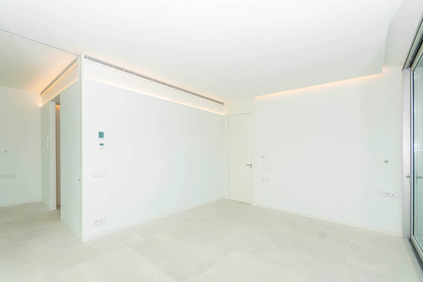 LUXURY FRONTLINE APARTMENTS