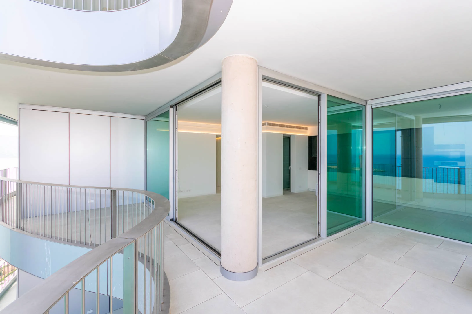 LUXURY FRONTLINE APARTMENTS