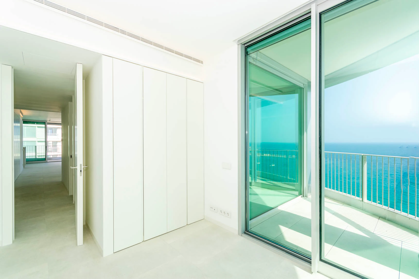 LUXURY FRONTLINE APARTMENTS