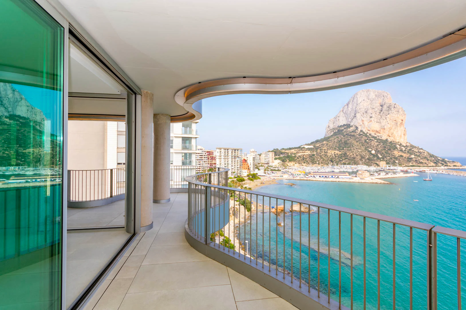 LUXURY FRONTLINE APARTMENTS