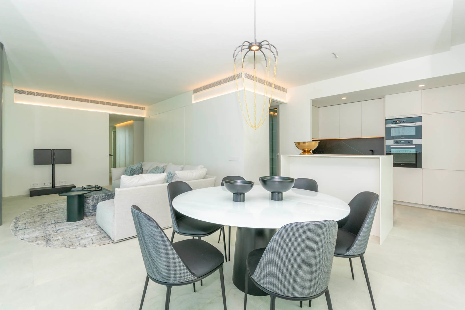 LUXURY FRONTLINE APARTMENTS