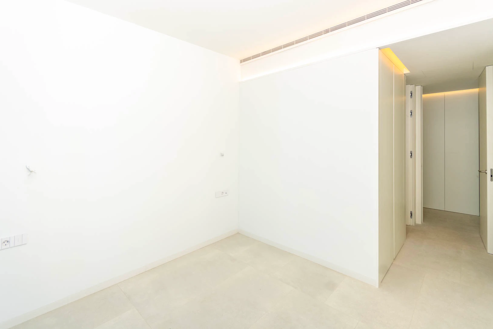 LUXURY FRONTLINE APARTMENTS