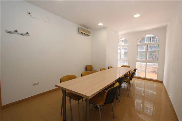 Spacious premises for sale in Calpe - Centro