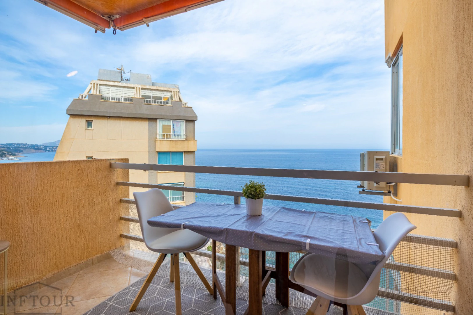 Alquiler temporal o turístico estudio con vistas al mar en primera línea de playa La Fossa, Calpe