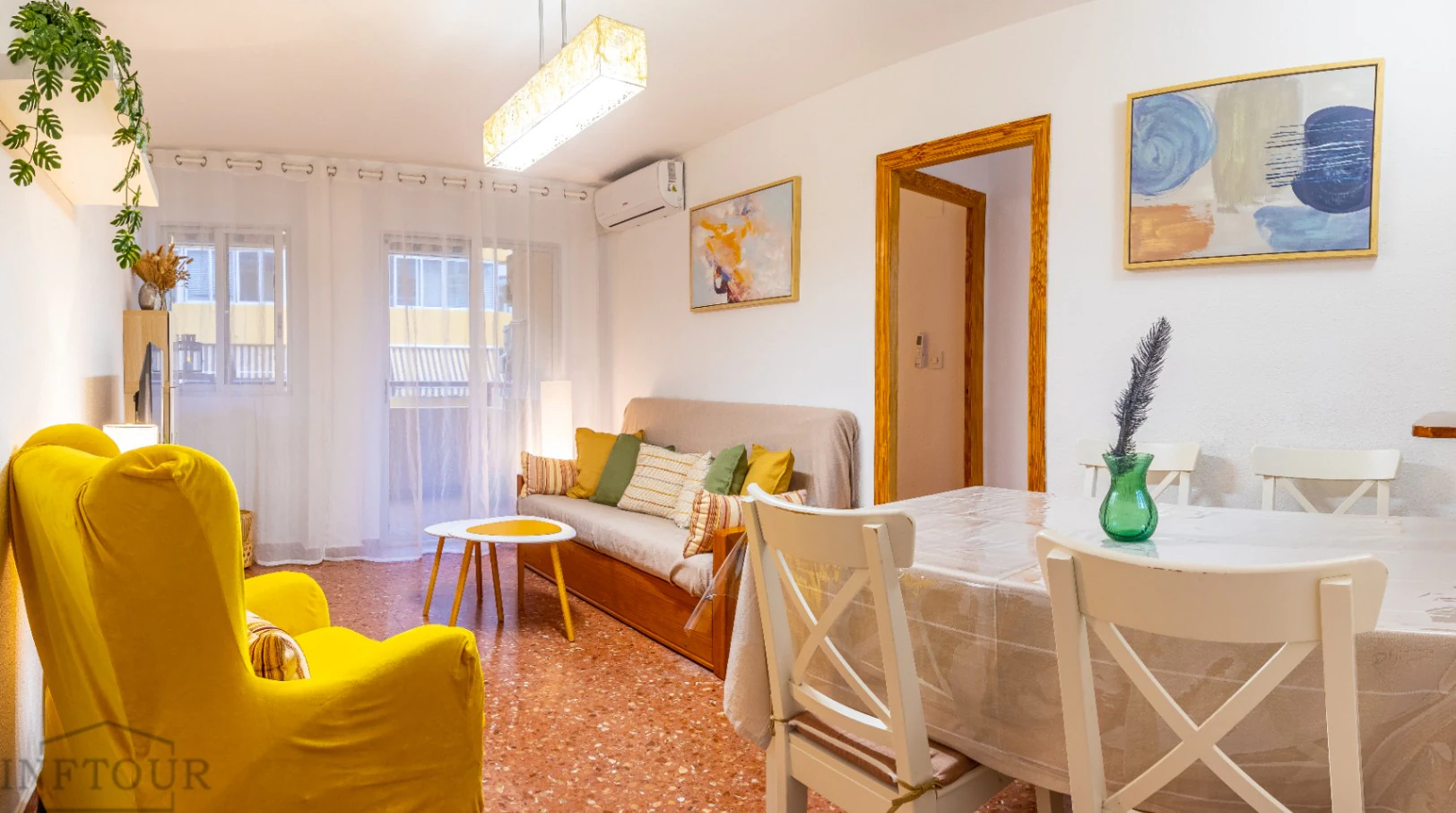 Temporary rental. Quiet 2-bedroom apartment with terrace in the center of Calpe, 240m from Arenal Bol beach.