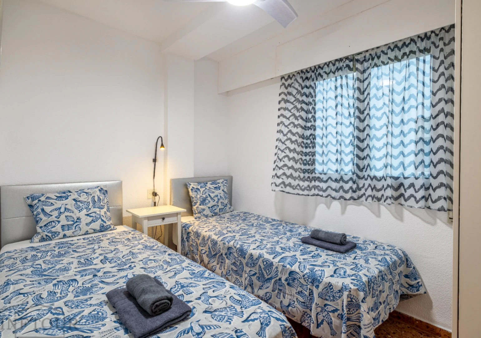 Temporary rental. Quiet 2-bedroom apartment with terrace in the center of Calpe, 240m from Arenal Bol beach.