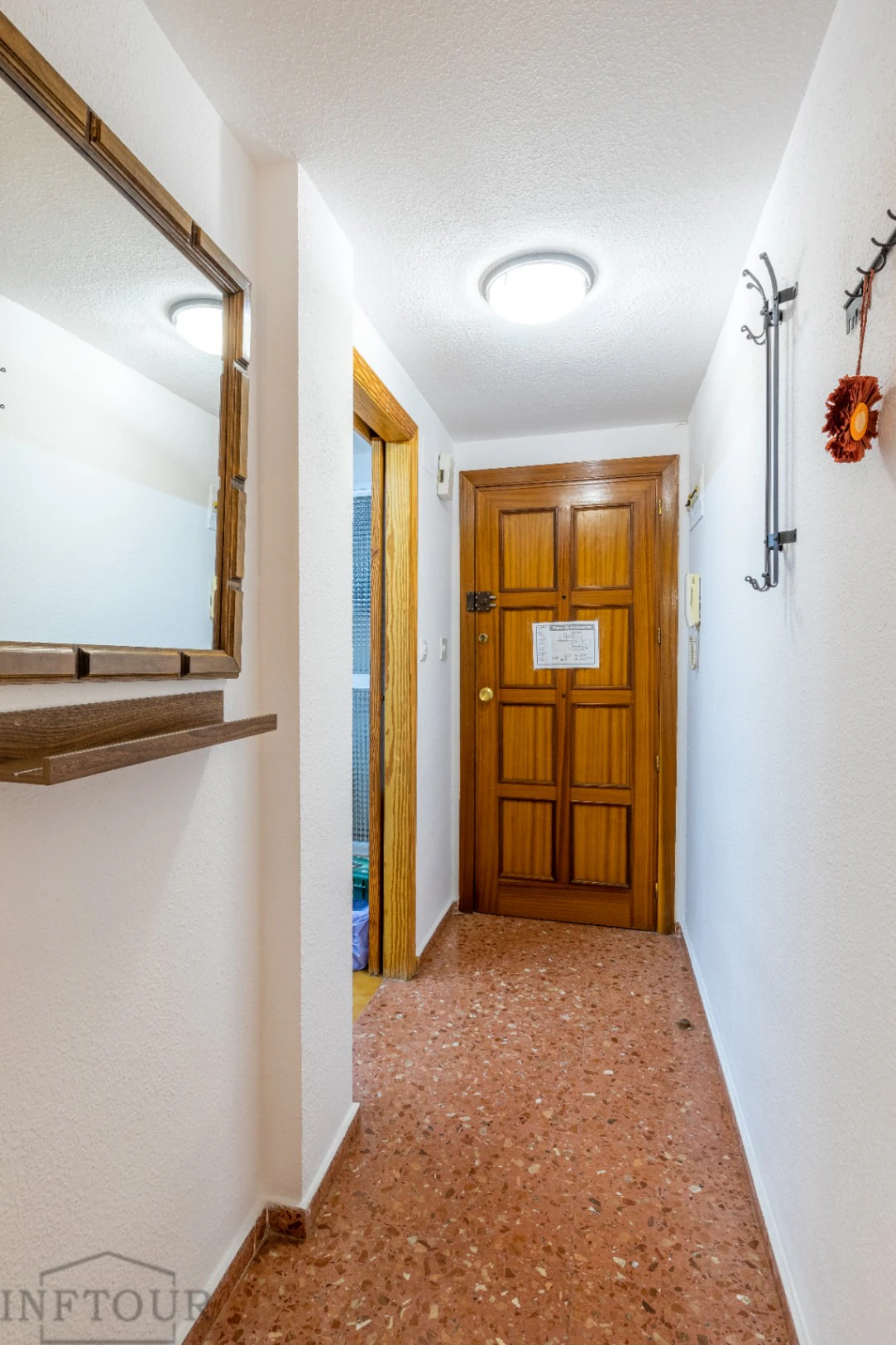 Temporary rental. Quiet 2-bedroom apartment with terrace in the center of Calpe, 240m from Arenal Bol beach.