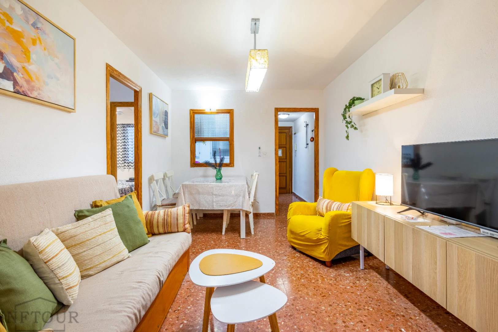 Temporary rental. Quiet 2-bedroom apartment with terrace in the center of Calpe, 240m from Arenal Bol beach.