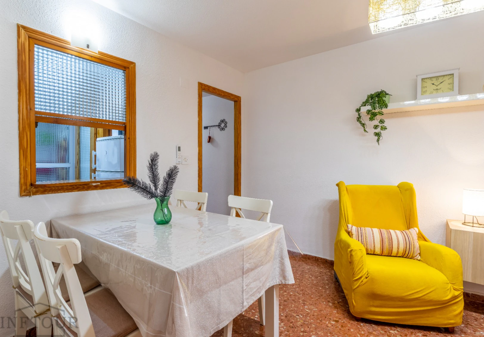 Temporary rental. Quiet 2-bedroom apartment with terrace in the center of Calpe, 240m from Arenal Bol beach.