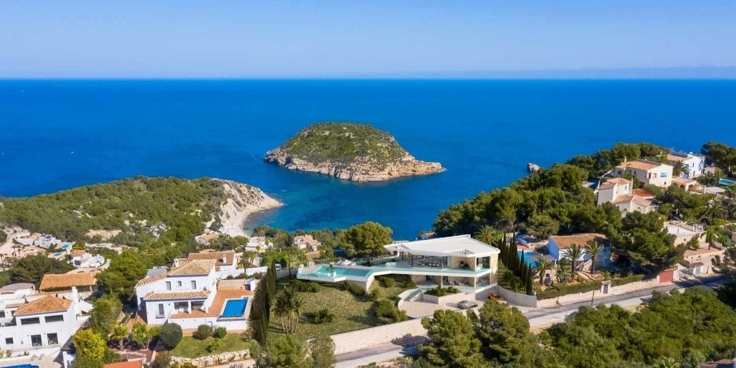 Las Zonas Más Exclusivas de Jávea: La Perla del Mediterráneo en la Costa Blanca