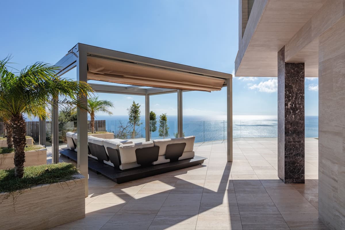 terrasse avec vue sur la mer