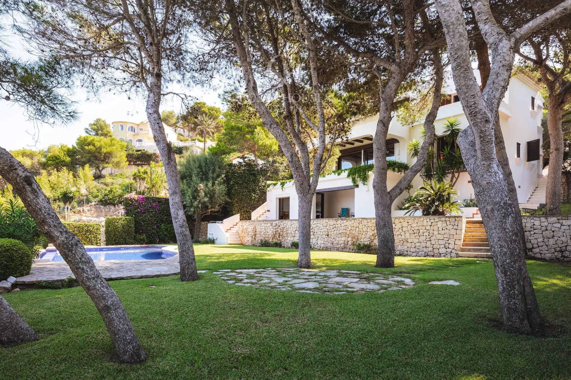 2803VL_BLAVA - VILLA BLAVA · LUZ IBICENCA EN PRIMERA LINEA DEL MAR EN JAVEA XABIA