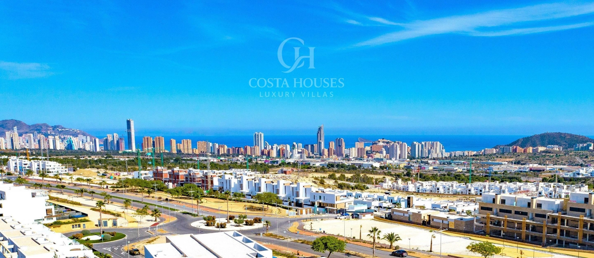 2768V_SKYLINE - VILLA SKYLINE · LUJO MEDITERRANEO EN FINESTRAT CON VISTAS AL MAR Y A BENIDORM